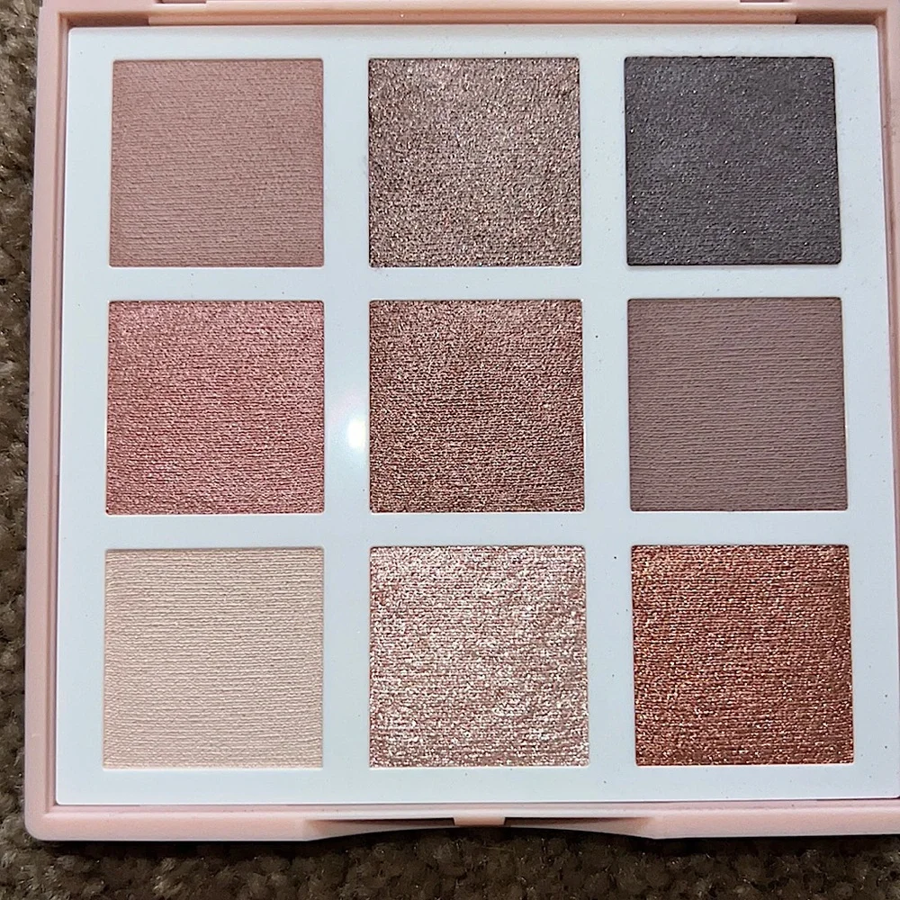 3INA Cosmetics Bloom Palette - Picture 2 of 4